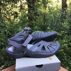 J 41 by Jambu NEW Gray Adjustable Water Shoes  10